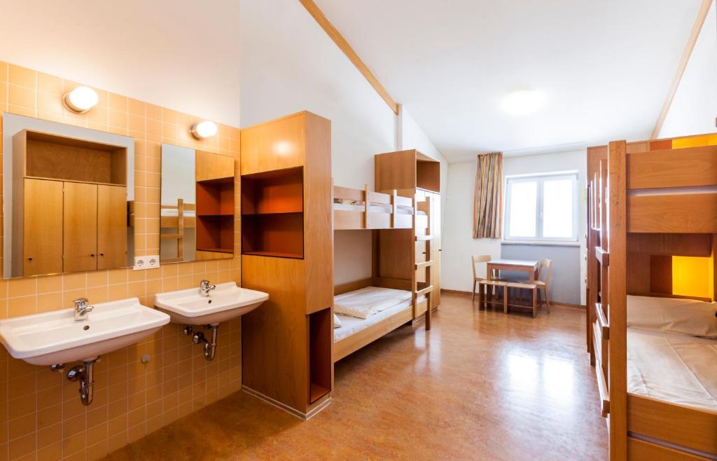 Jugendherberge Garmisch-Partenkirchen - Membership Required! מראה חיצוני תמונה